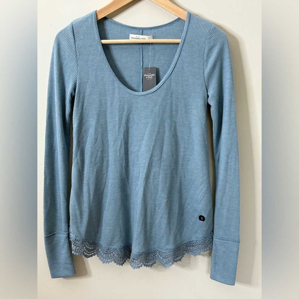 Abercrombie and Fitch Lightweight Waffle Knit Scoop
neck Sz Small New